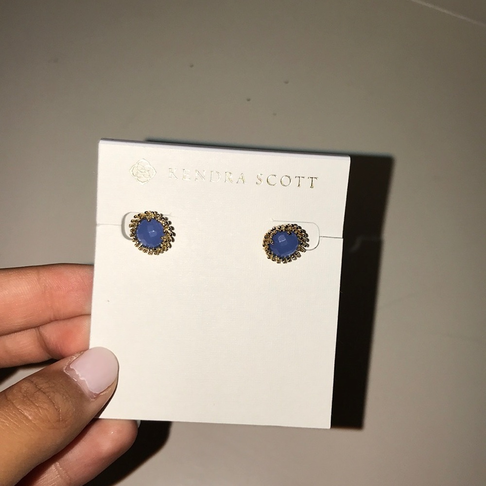 Blue Kendra Scott earrings!